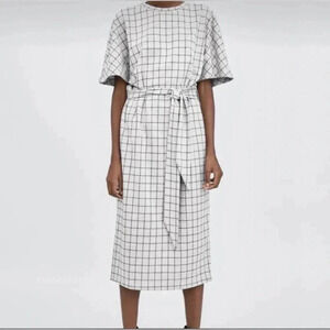Zara Trafaluc Dress Gray Black Short sleeve NWT Size L Checkered Belted Midi